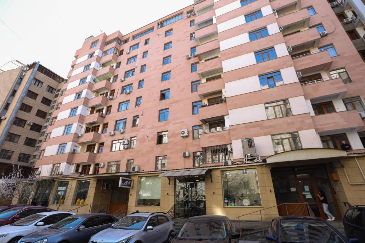 Stay Inn Apartments At Yekmalyan Street Ереван Екстериор снимка