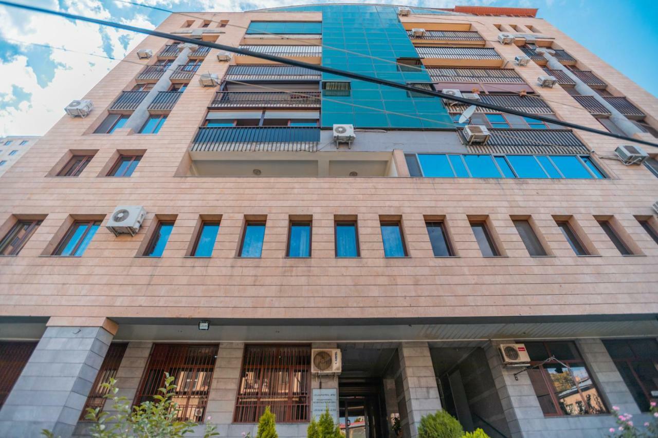 Stay Inn Apartments At Yekmalyan Street Ереван Екстериор снимка